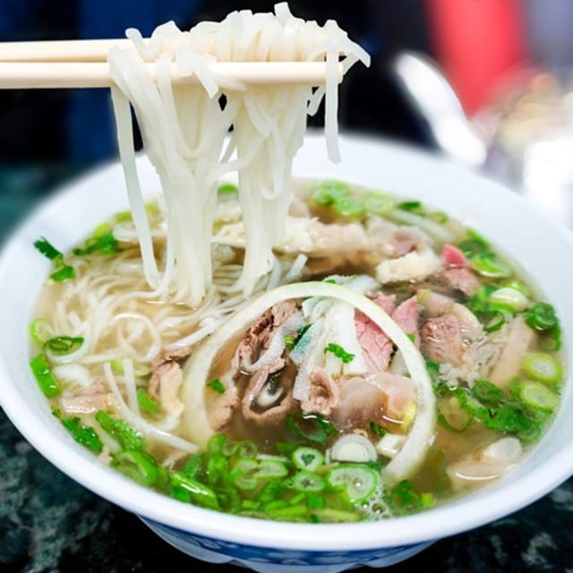 P4. Pho custom choose 1, 2 or 3 types of beef meat.